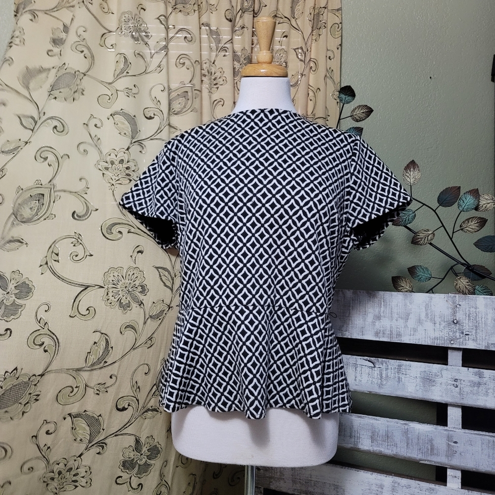 ROZ & ALI Peplum knit blouse Size XL